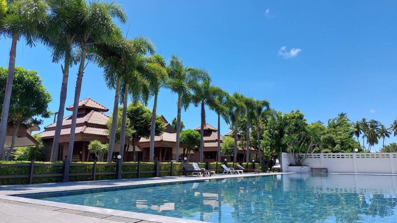 Ruenpruksa Resort Prachuap Khiri Khan Buitenkant foto