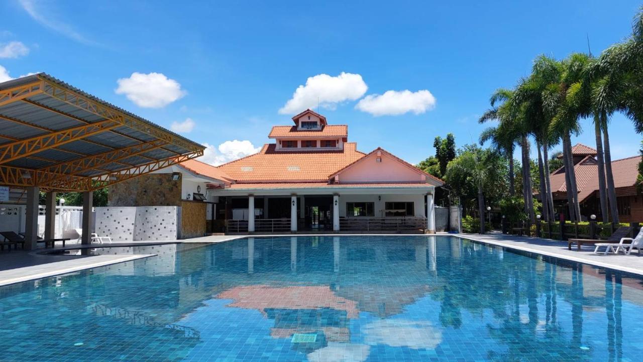 Ruenpruksa Resort Prachuap Khiri Khan Buitenkant foto