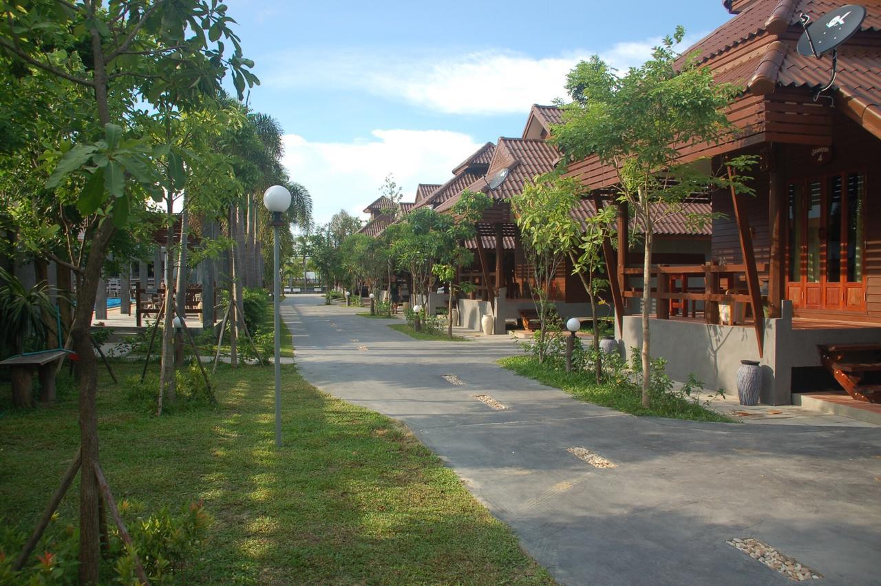 Ruenpruksa Resort Prachuap Khiri Khan Buitenkant foto